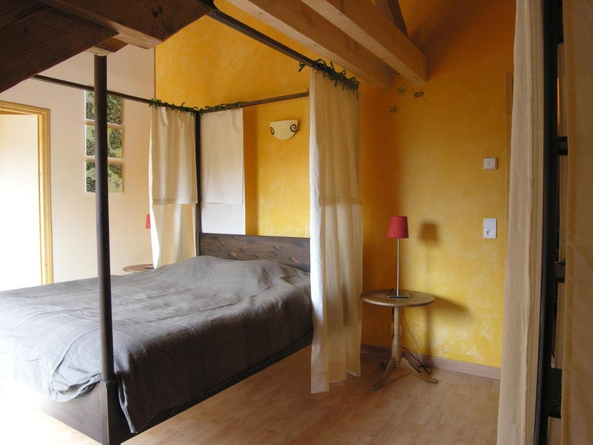 Bed and Breakfast Le Moulin Des Oyes Censeau Экстерьер фото
